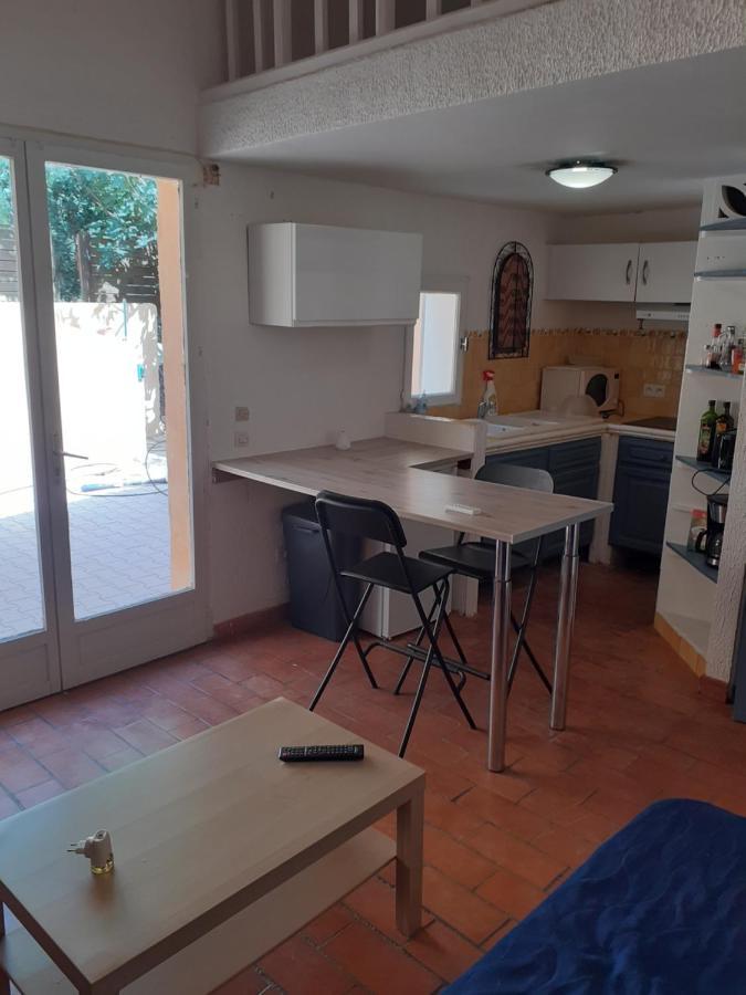 Appartement T1 Hyères Esterno foto